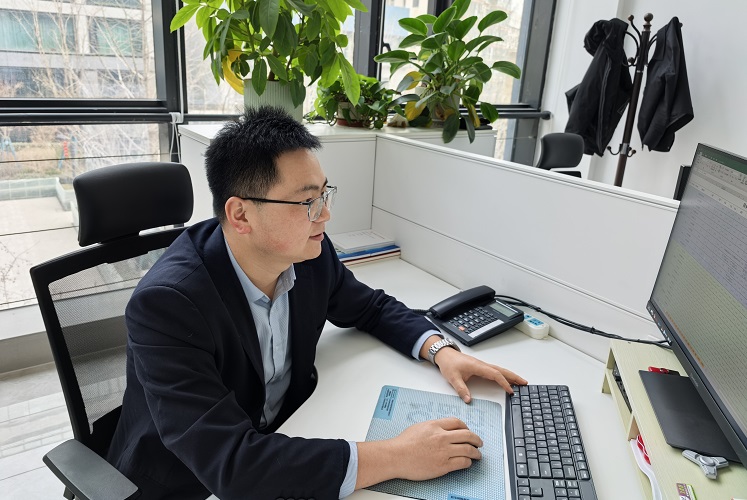 1739355050870360.jpg 董潔-網站.jpg